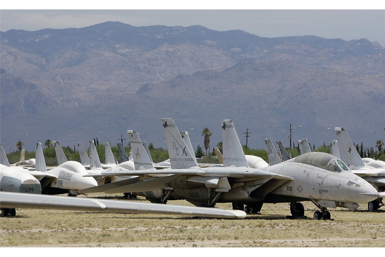 美军著名“飞机坟场”现状揭秘技术员工作忙还封存超3千架军机