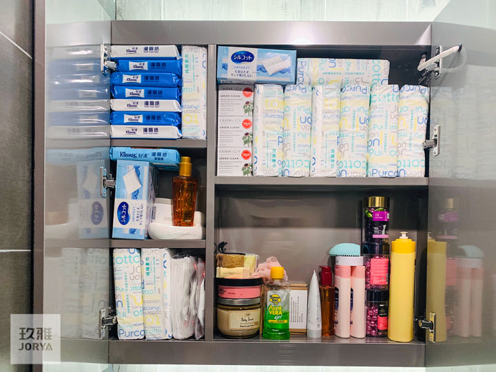 业主把家里收拾的井井有条,美女收拾家干净卫生