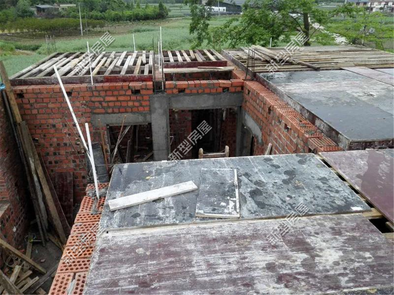 混凝土梁歪了怎么补救,自建房梁歪开裂