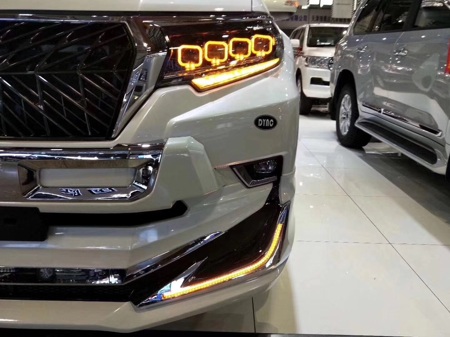 2009款中东版丰田霸道4000,2015款丰田霸道4000中东版配置