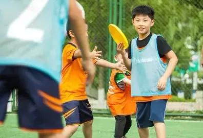 飞盘的4种基本扔法玩法,盘不落地