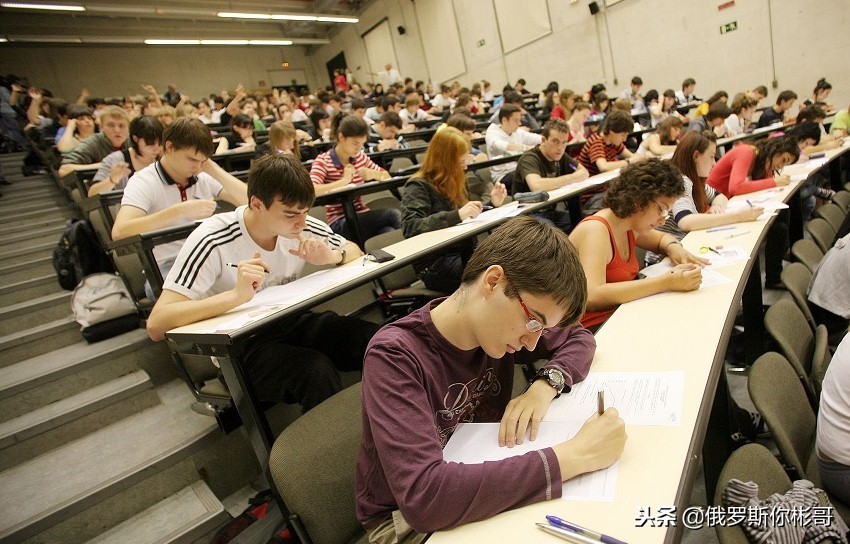 俄罗斯很好的诠释了再穷不能穷教育