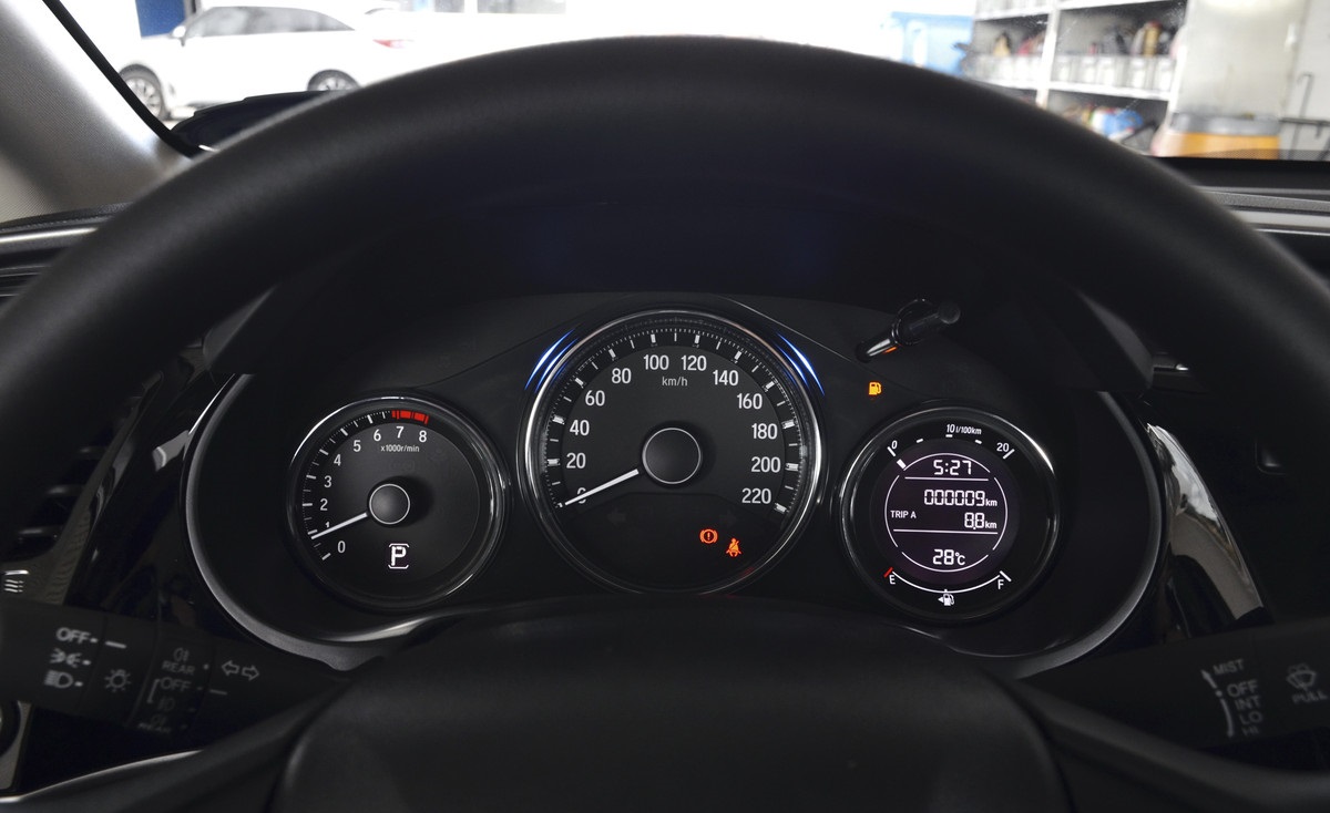 飞度三厢版价格,飞度地球梦1.592还是95