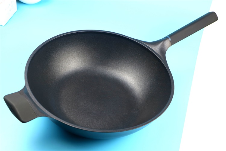 无油烟不粘锅真的不粘锅吗,钻石304不锈钢少油烟多功能不粘锅