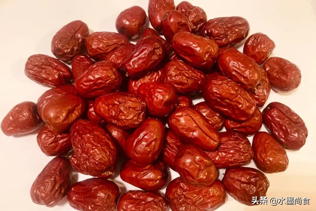 买红枣时,挑越大越好吗?会选的只看5点,遇到这2种白送也不要