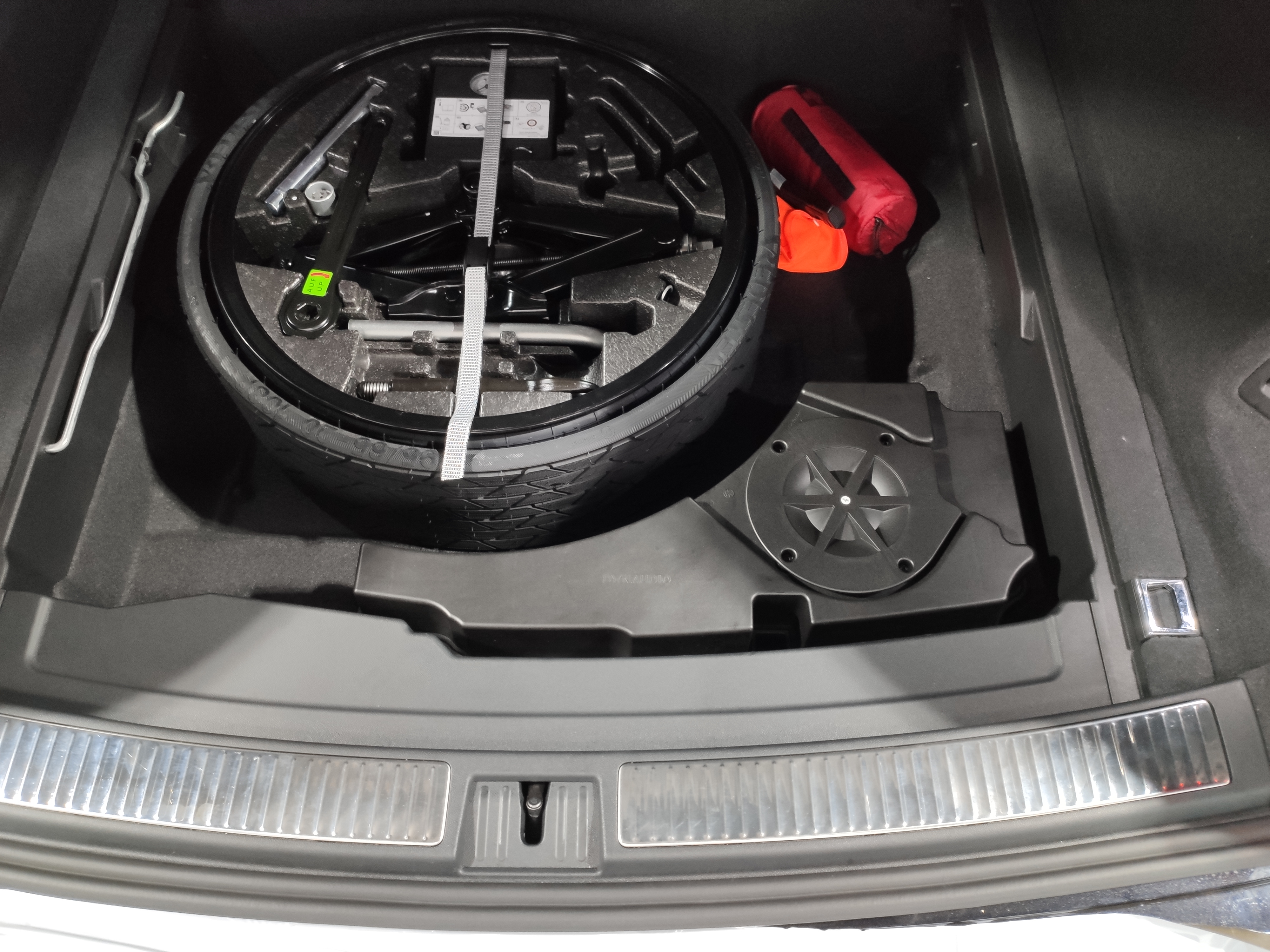 2023款途锐锐享3.0t可以选配丹拿吗,途锐2022新款3.0t顶配丹拿音响效果