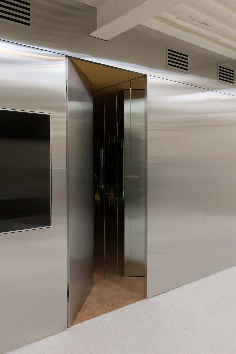 AnderssonBell旗舰店，首尔/CreativeStudioUnravel