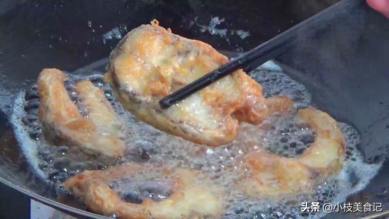 这样做的草鱼鲜嫩又入味还没腥味,草鱼这样吃才过瘾教你秘制做法