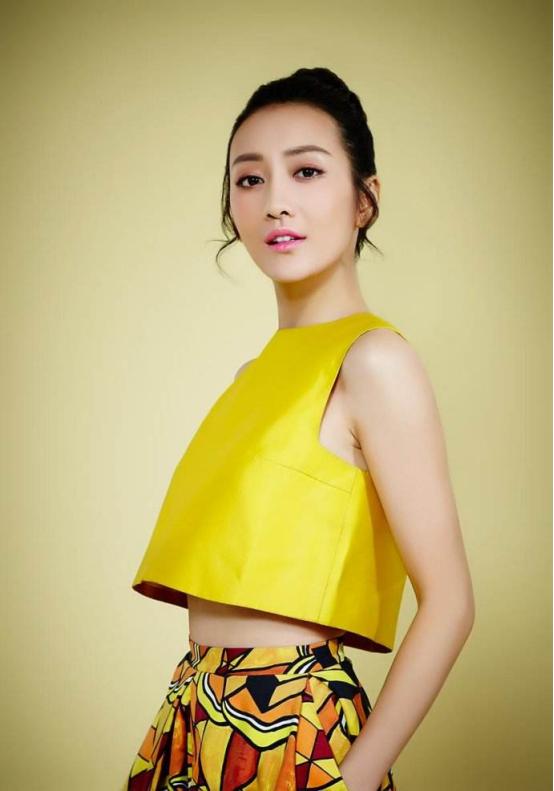 能把拧紧裤穿出缝隙感的，只有王鸥的能做到了，给这腿跪了