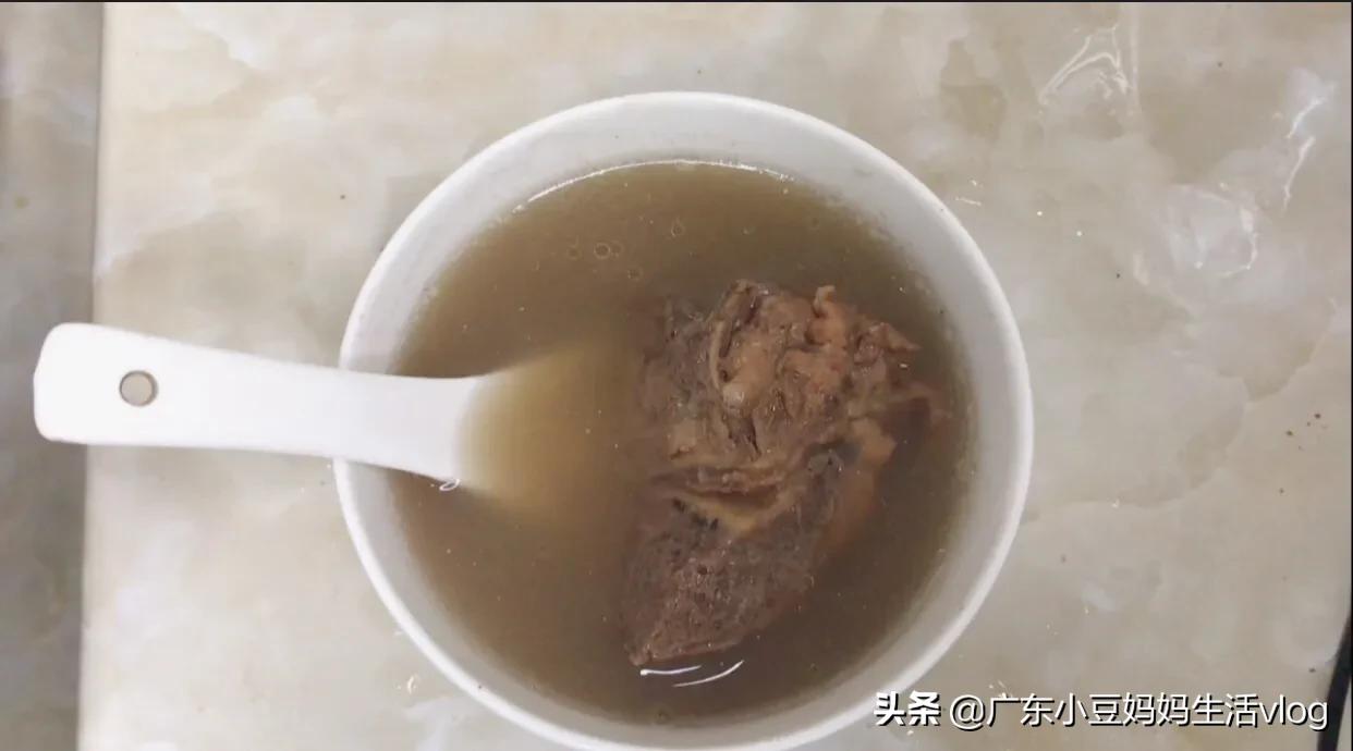 煲个美味祛湿气的五指毛桃靓汤,五指毛桃鸡肉汤