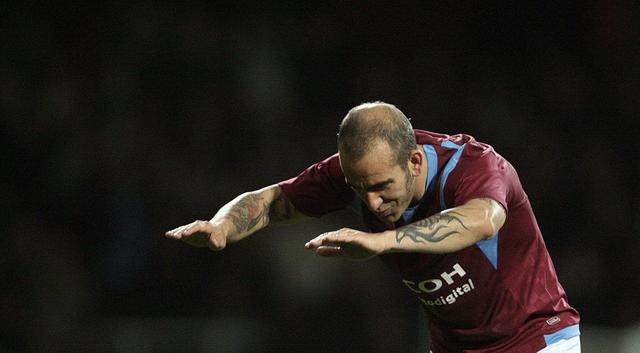 迪卡尼奥过人,迪卡尼奥放弃射门