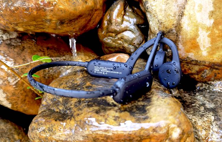 轻盈如风歌声如酒,海量无损绕梁不绝