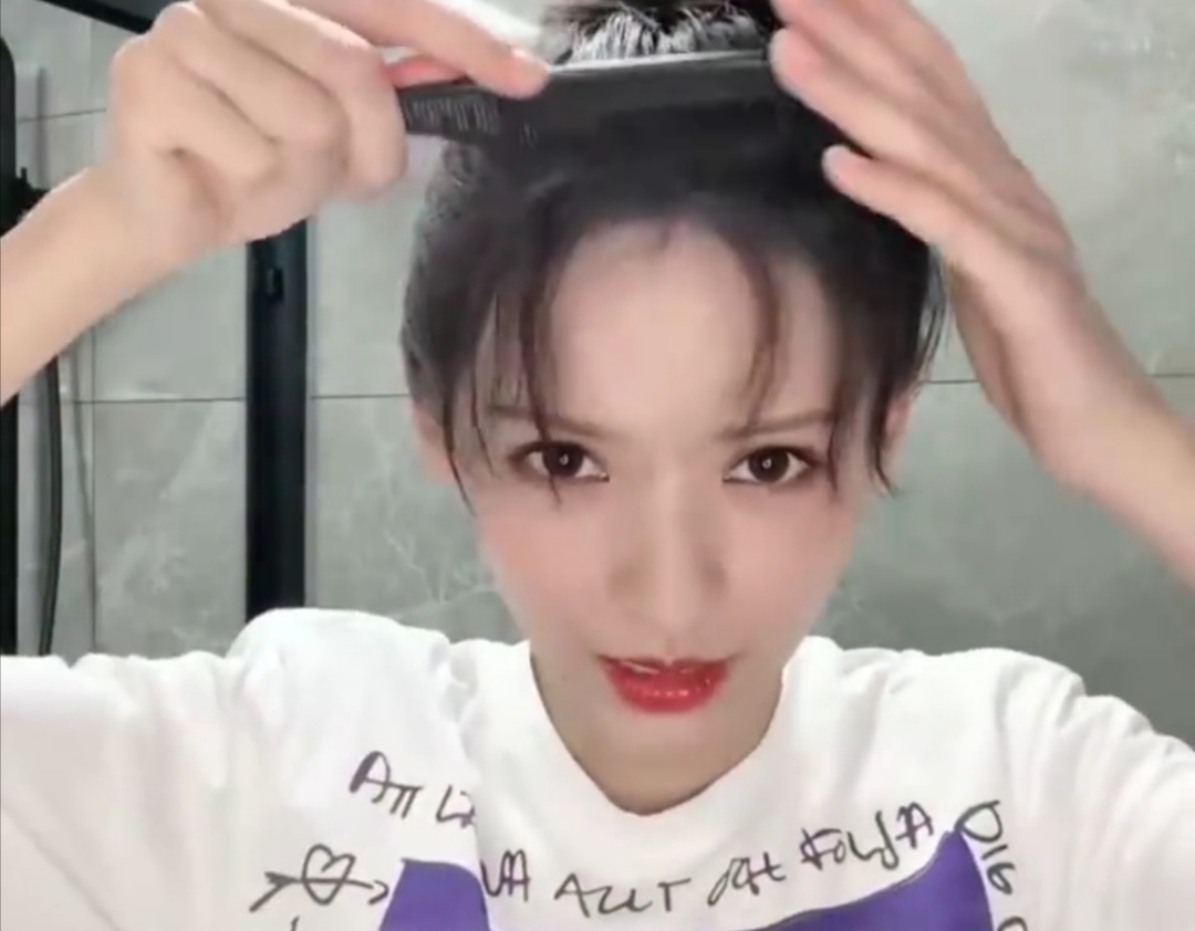 刘海总出油怎么办不用工具,张予曦的八字刘海教程