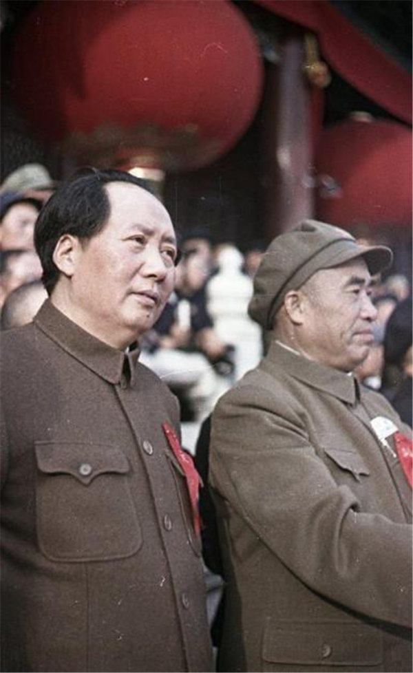 斯大林70大寿时，毛*东泽**为何送2万斤大葱萝卜白菜梨？别有用意