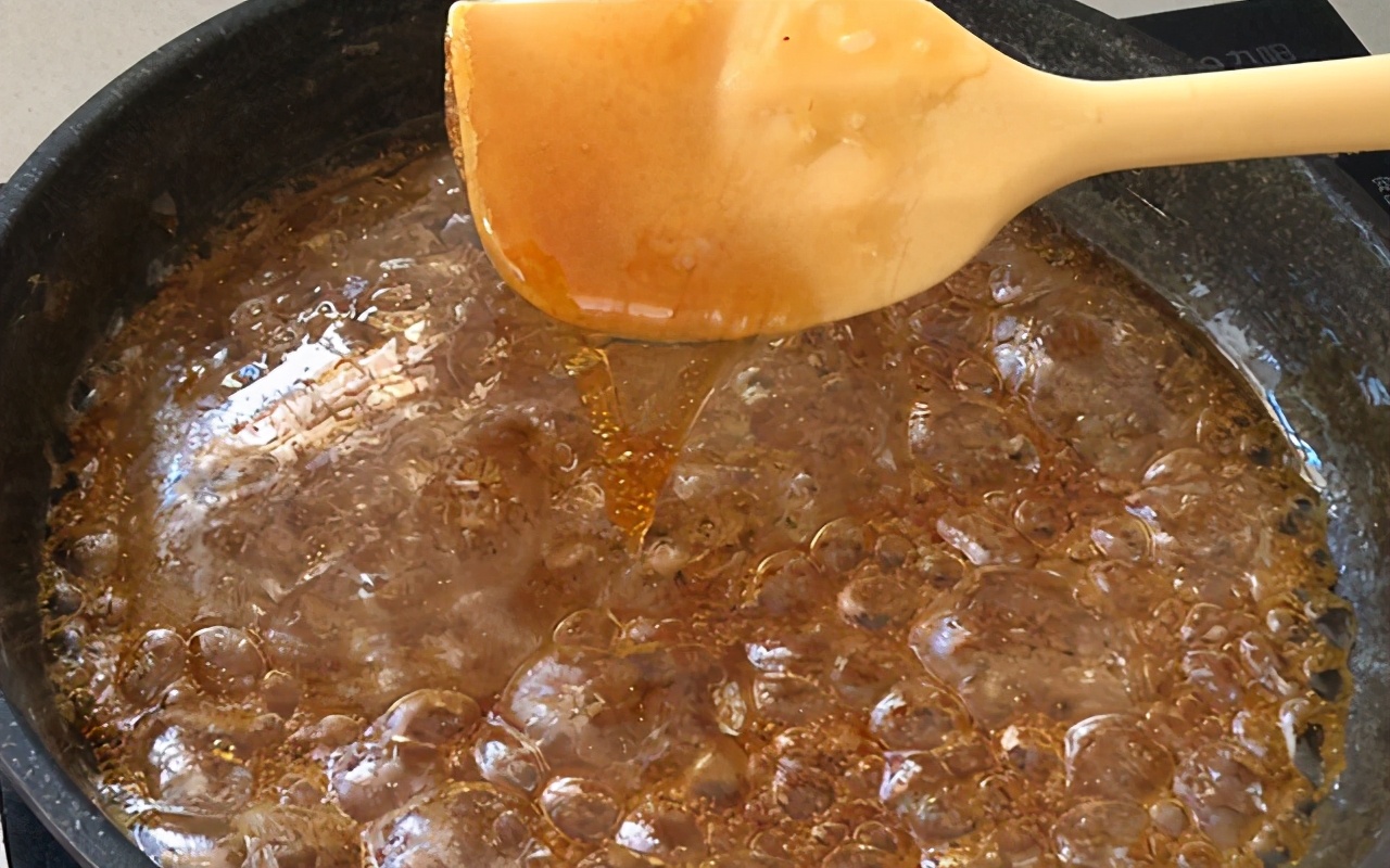 纯手工芝麻核桃糕红枣枸杞糕,红枣核桃枸杞玫瑰花黑芝麻糕功效