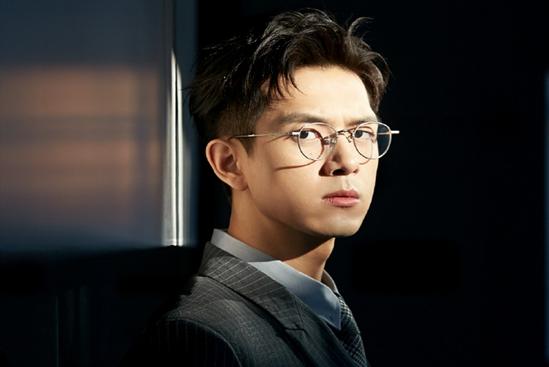 目前娱乐圈顶流男明星,如今娱乐圈的顶流男明星