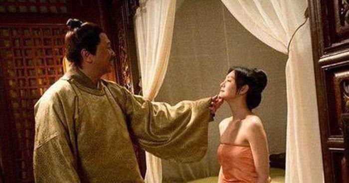 古代女子腰上红绳代表什么,古代青楼女子为何腰间系红绳