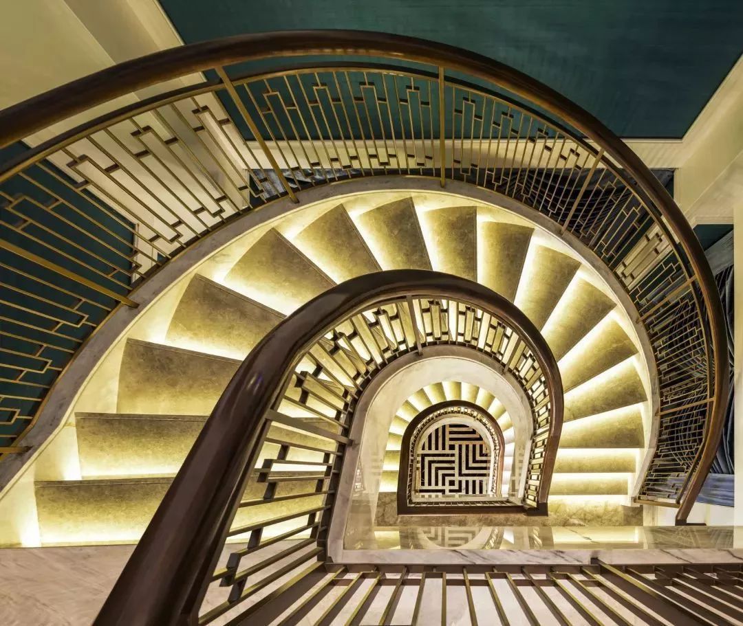 坐拥500万英镑艺术品!自助晚餐云集4家餐厅精华菜!