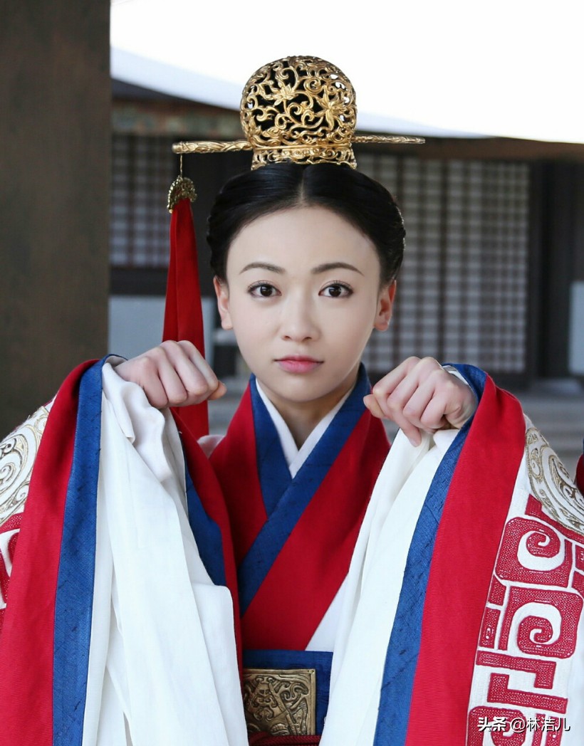 赵丽颖与娜扎古装,赵丽颖和娜扎靠画眉拿下时尚圈