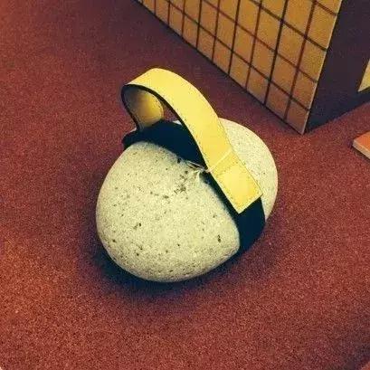 1万块的CHANEL篮球,2万块的LV排球,原来买包才是最便宜的开销