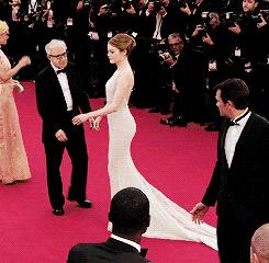 那些红毯造型惊艳的女明星,女明星们的红毯惊艳造型