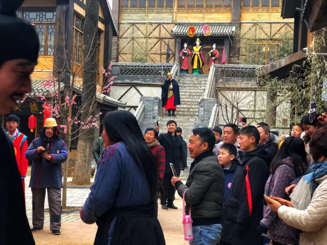 正月初五迎财神了,正月初五迎财神有几位财神