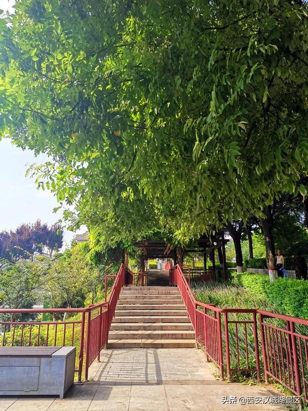 汉城湖旅游风景好看吗,冬日的汉城湖有多美