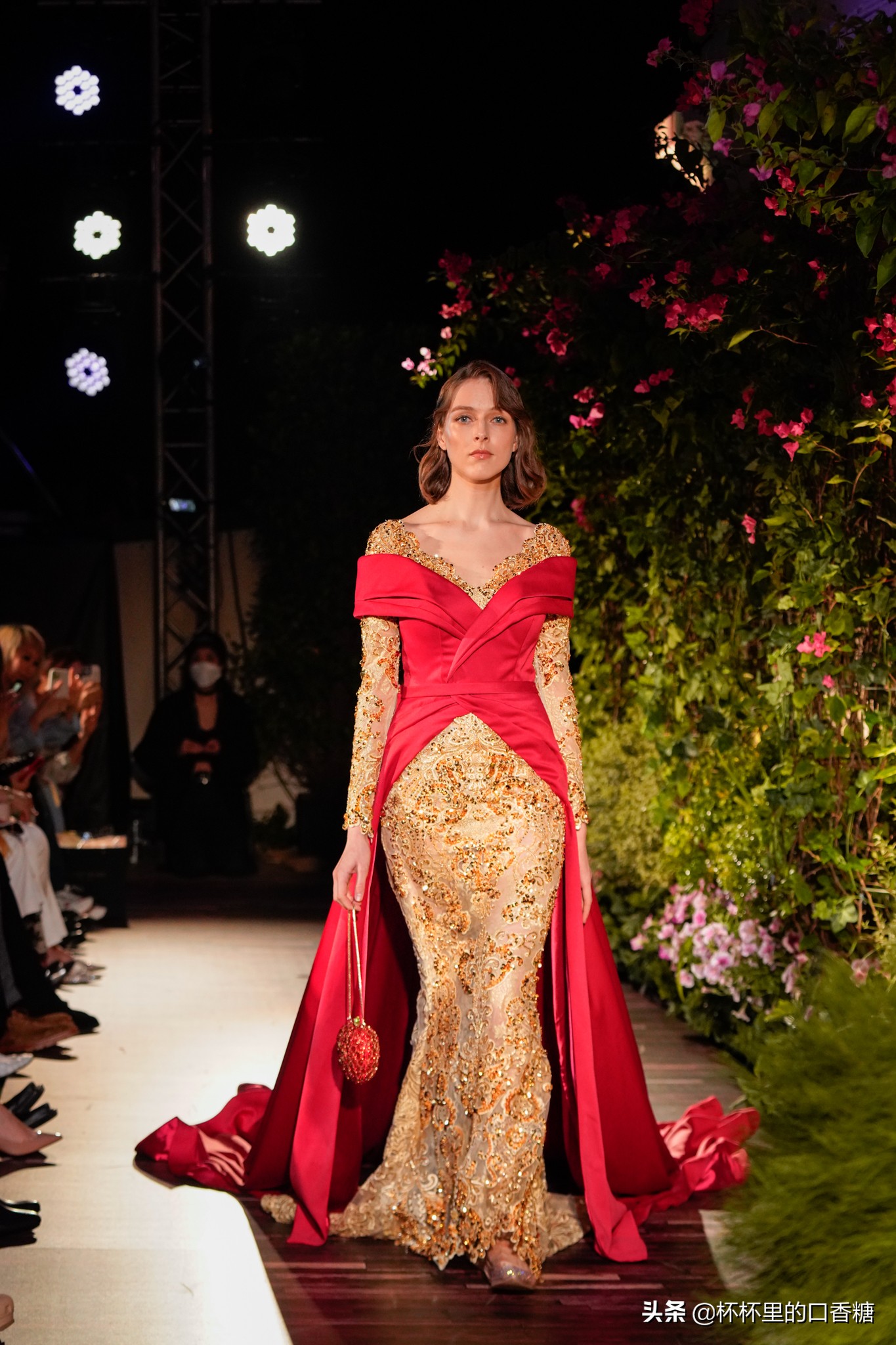 迪士尼公主礼服女童,迪士尼公主礼服还原冰雪奇缘