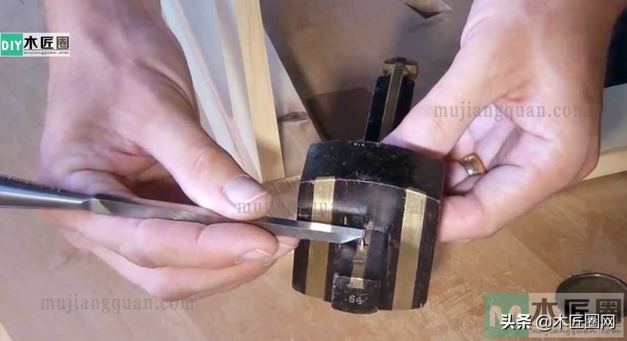 榫卯实木桌制作视频教程,传统榫卯木桌子最简单方法