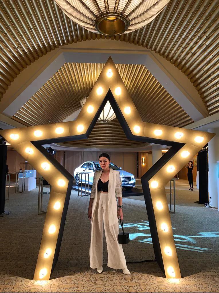 关之琳年轻爱珠宝,香港女星关之琳珠宝