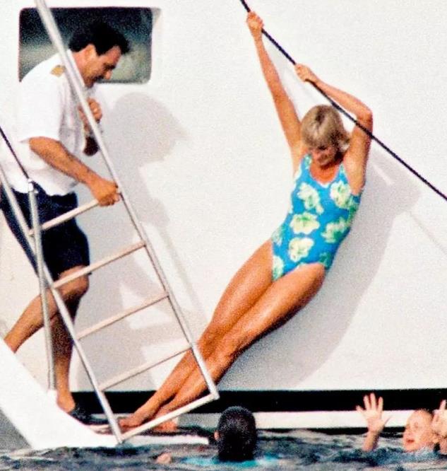 38岁的戴安娜,戴安娜生第一胎和查尔斯合影