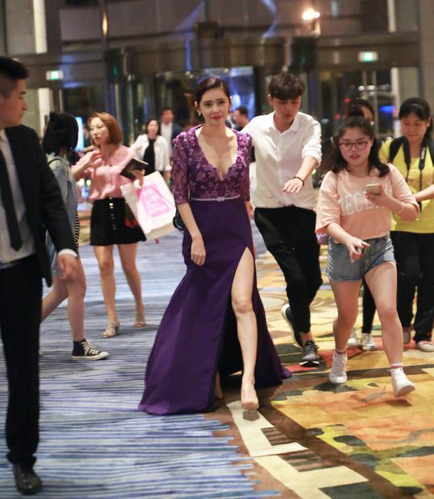 秋瓷炫短裙穿搭,秋瓷炫穿裙子好看吗