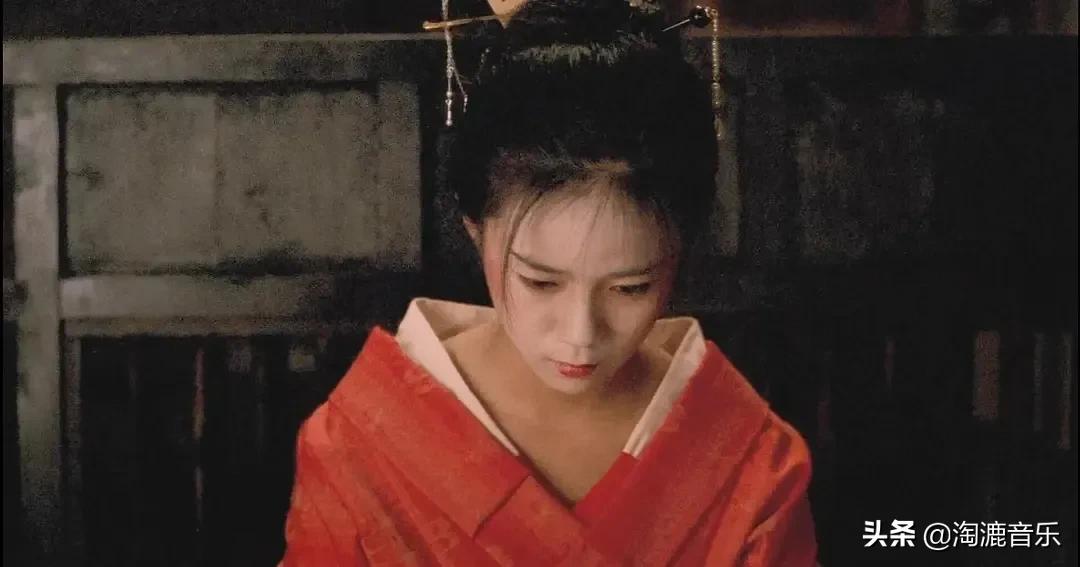 他用一首歌，把所有人困在一段*恋虐**里20年