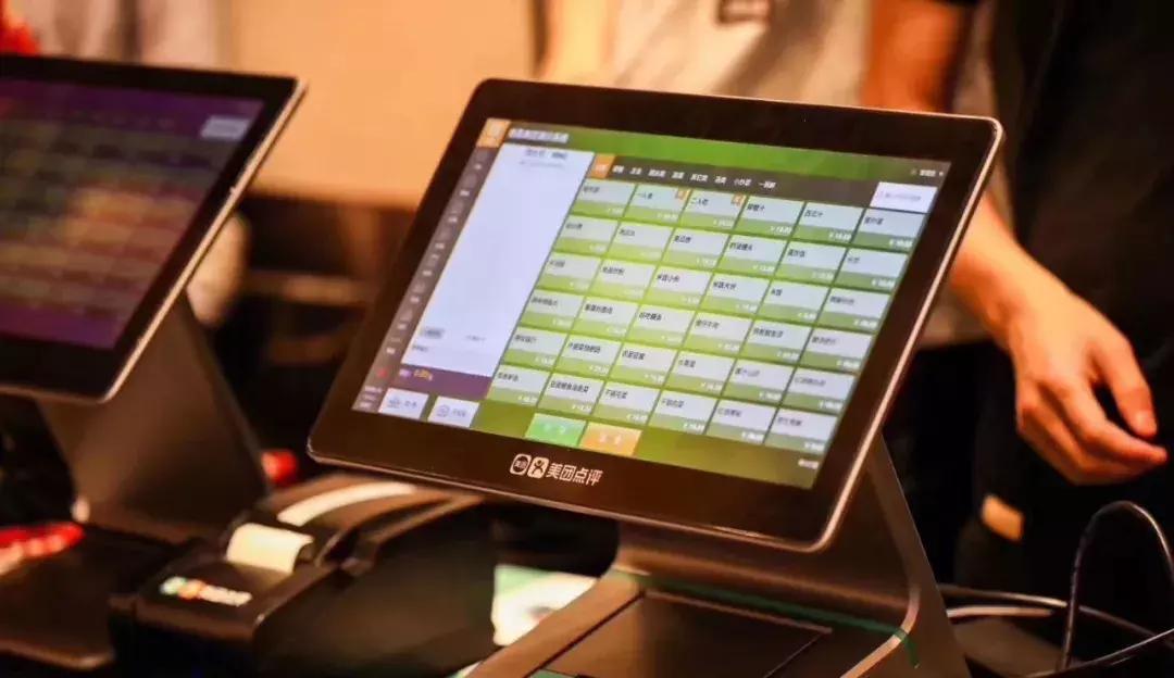 半年5家直营店，不得不说，这家串儿店“怪会玩的”