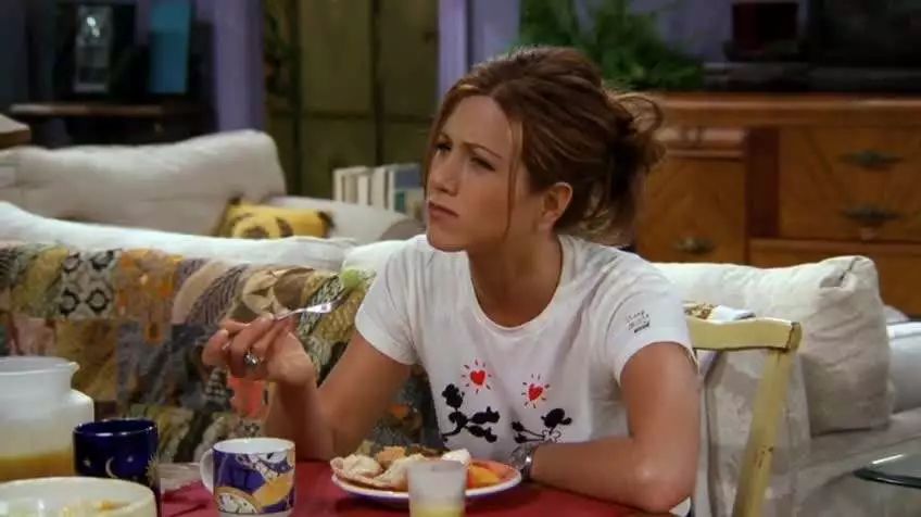 做了一切情侣做的事,但她说我们只是室友