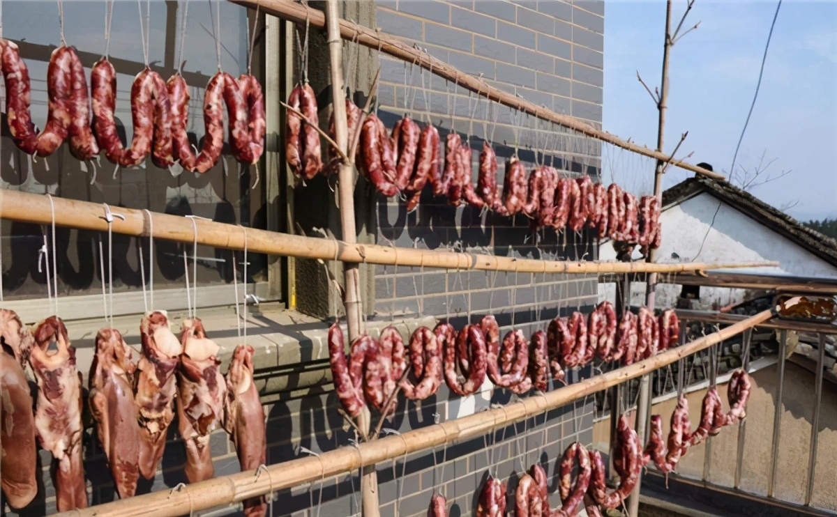 腊肉发霉了怎么处理还能吃吗,发霉的腊肉吃起来才香