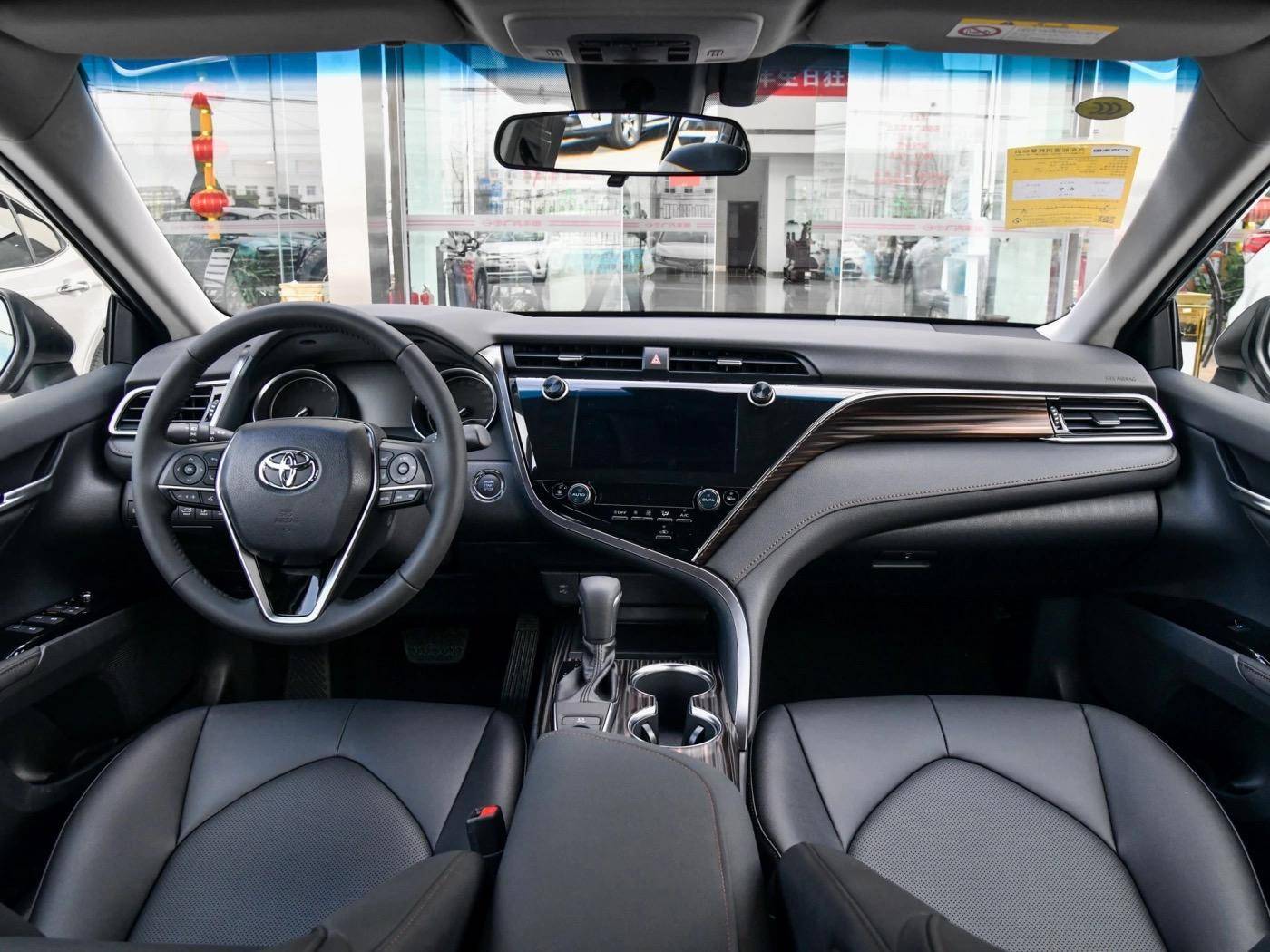 动力舒适度不错的自然吸气车,2024凯美瑞新款2.0豪华驾驶感受