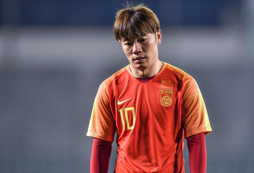 国足完败日本,国足0-3不敌韩国3个进球瞬间