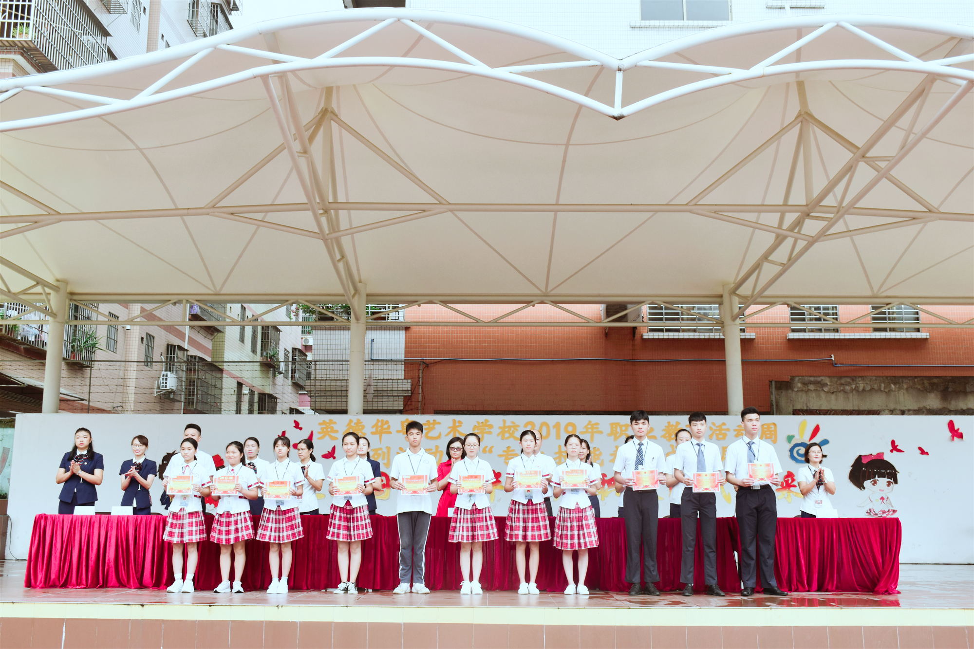 英德华粤艺术学校学生日常,英德华粤新生开学