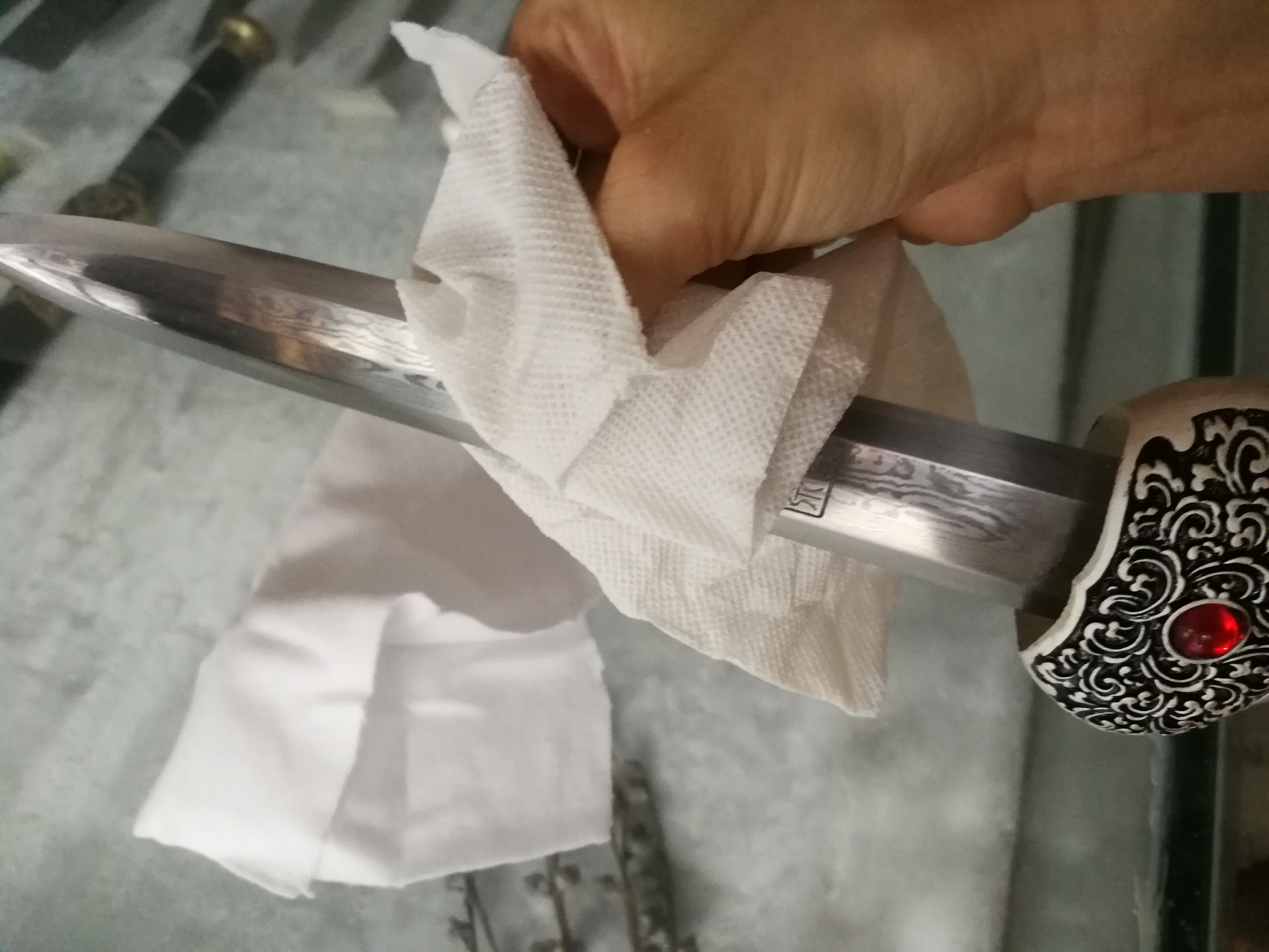 刀剑无保护措施多久生锈,保养刀剑用什么油