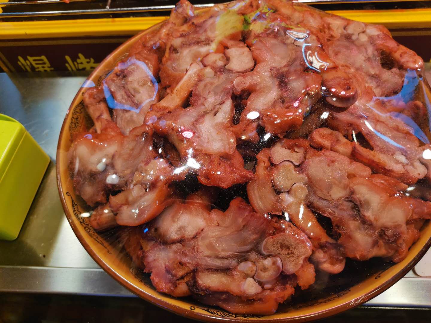 摆地摊卖烤猪蹄吸引人的方法,摆地摊卖烤猪脚怎么做