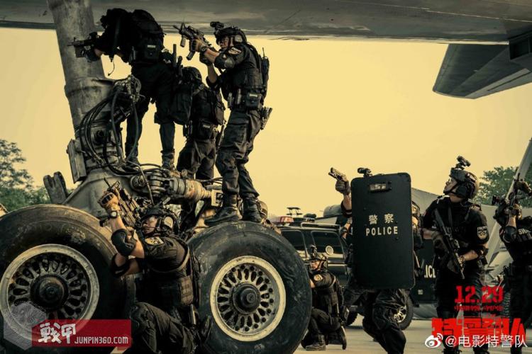 军迷专属动作喜剧,全程尬笑不止——评电影《特警队》