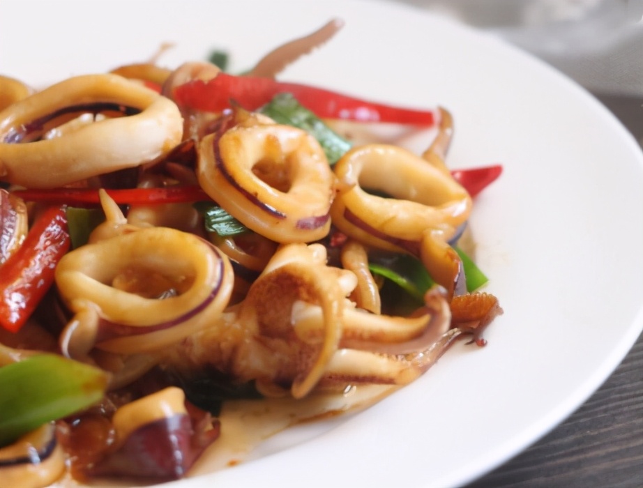 干鱿鱼怎么泡能泡大,泡发干鱿鱼只加水可不行