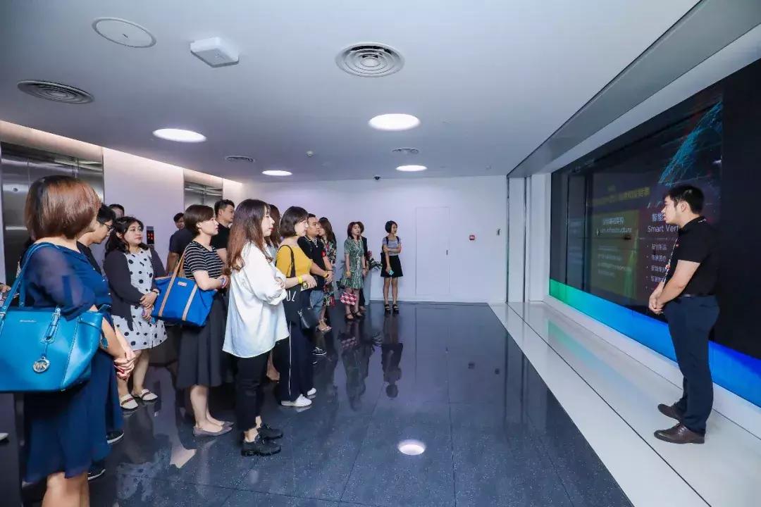 联想让键盘发光,联想的转型之路