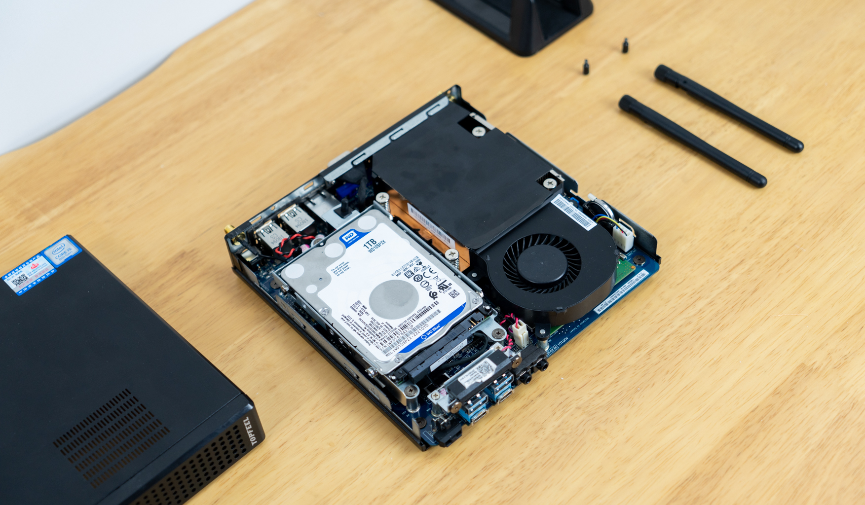 主打烧友极客的企业级超级mini台式机，极夜T80M测评！