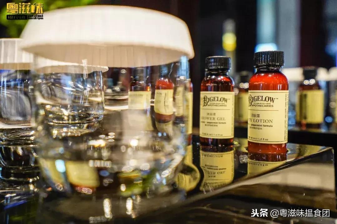 用一间24小时都在线的机场酒店，拥抱旅途的开始