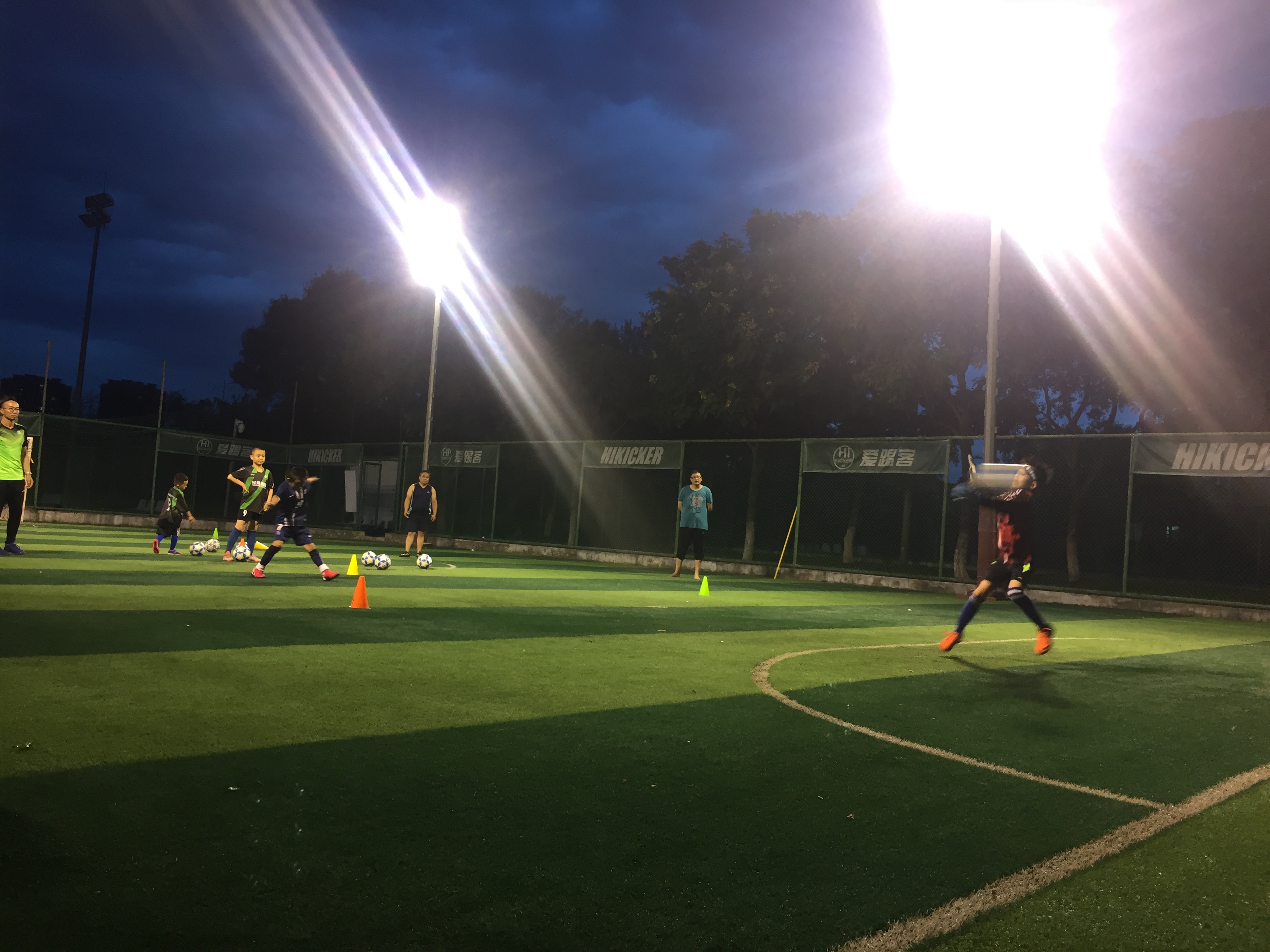 足球给家长的一封信,写给家长的一封信之足球夏令营