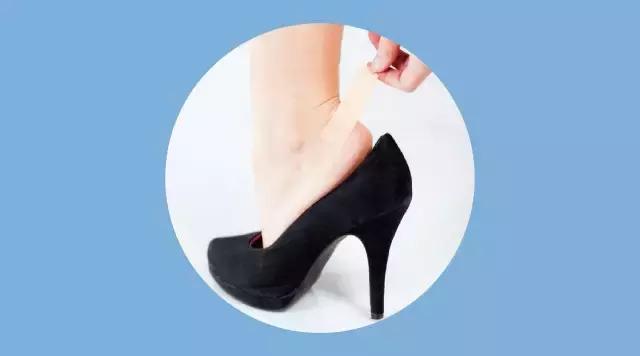 脚上磨出泡用红霉素软膏管用吗,脚上磨出泡瘀血了