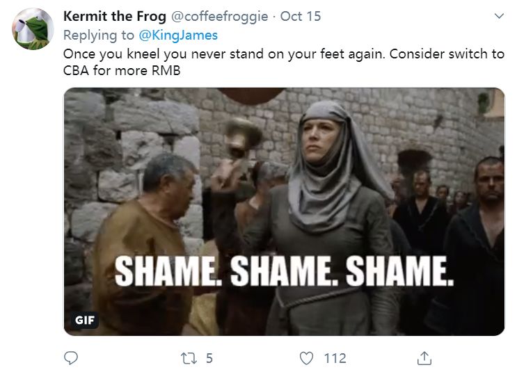 在世界上某些地方，却有人选择烧了勒布朗的球衣…