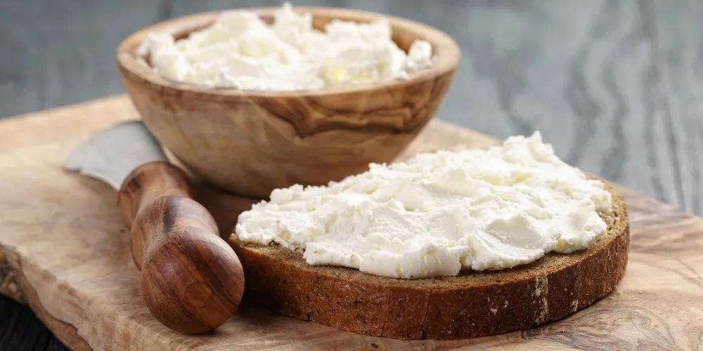 又酸又臭的坏了的奶酪,又臭又香的奶酪